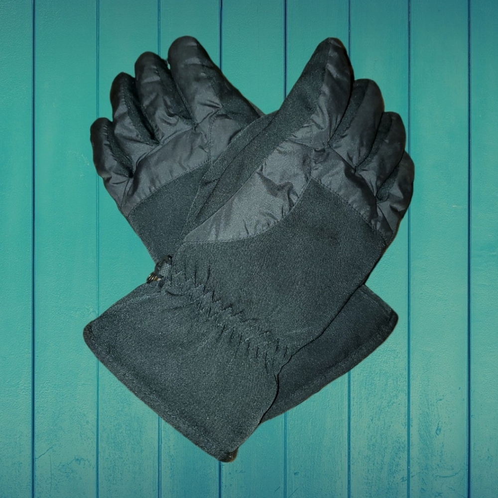A24 - Isotoner Winter Gloves